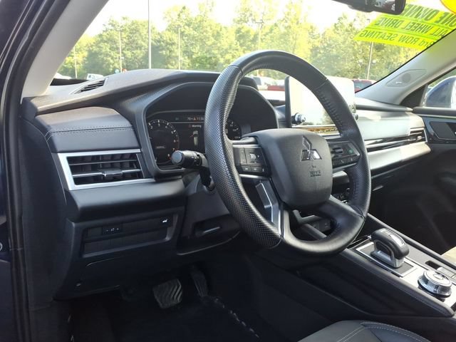 Used 2024 Mitsubishi Outlander SE AWD/4WD image 14