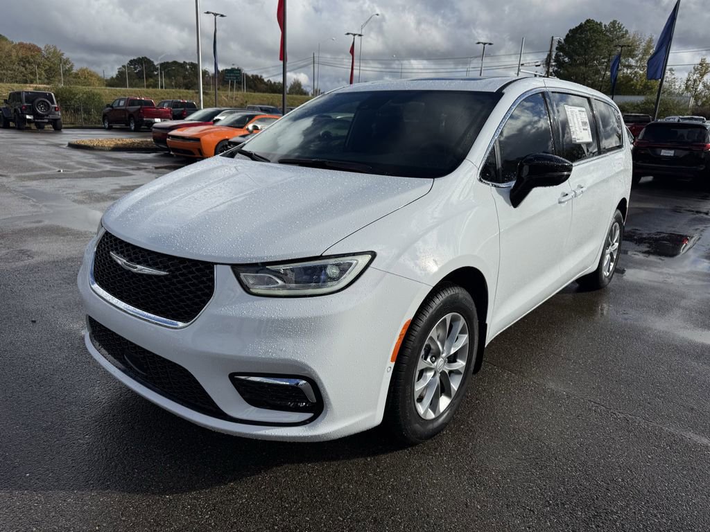 New 2026 Chrysler Pacifica Select image 7