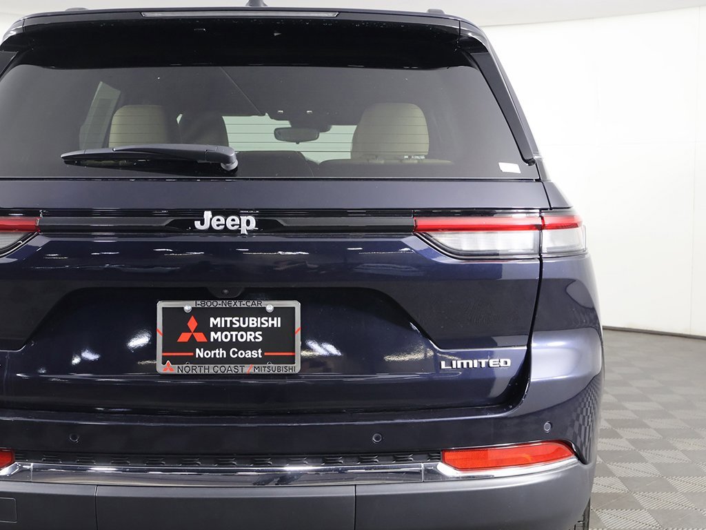 Used 2024 Jeep Grand Cherokee Limited image 17