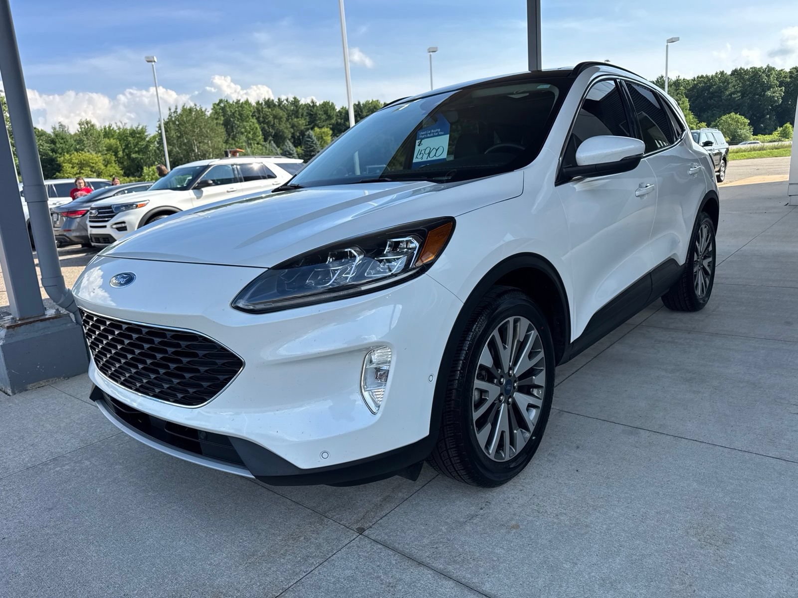 Certified 2020 Ford Escape Titanium AWD/4WD image 3
