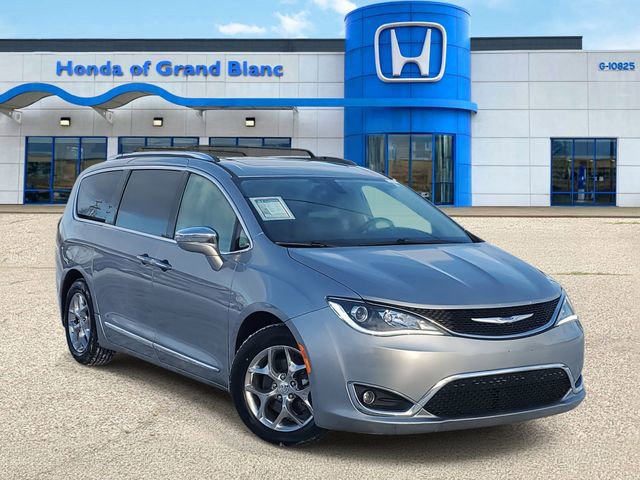 Used 2018 Chrysler Pacifica Limited image 1