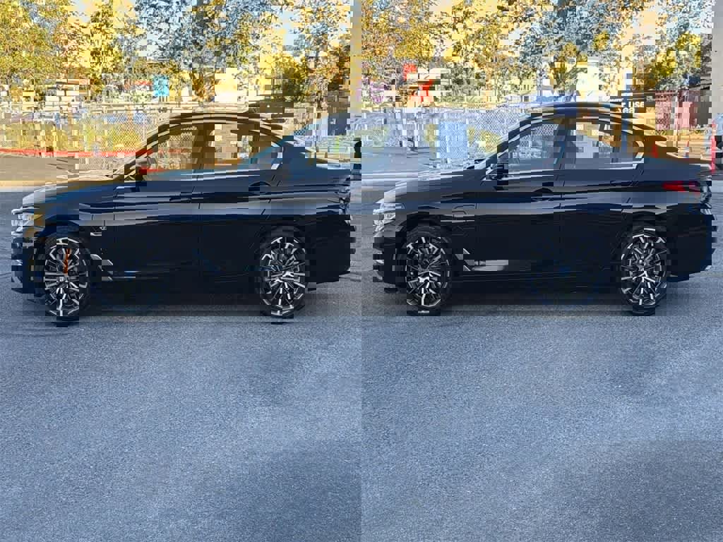 Used 2023 BMW 530e xDrive image 7