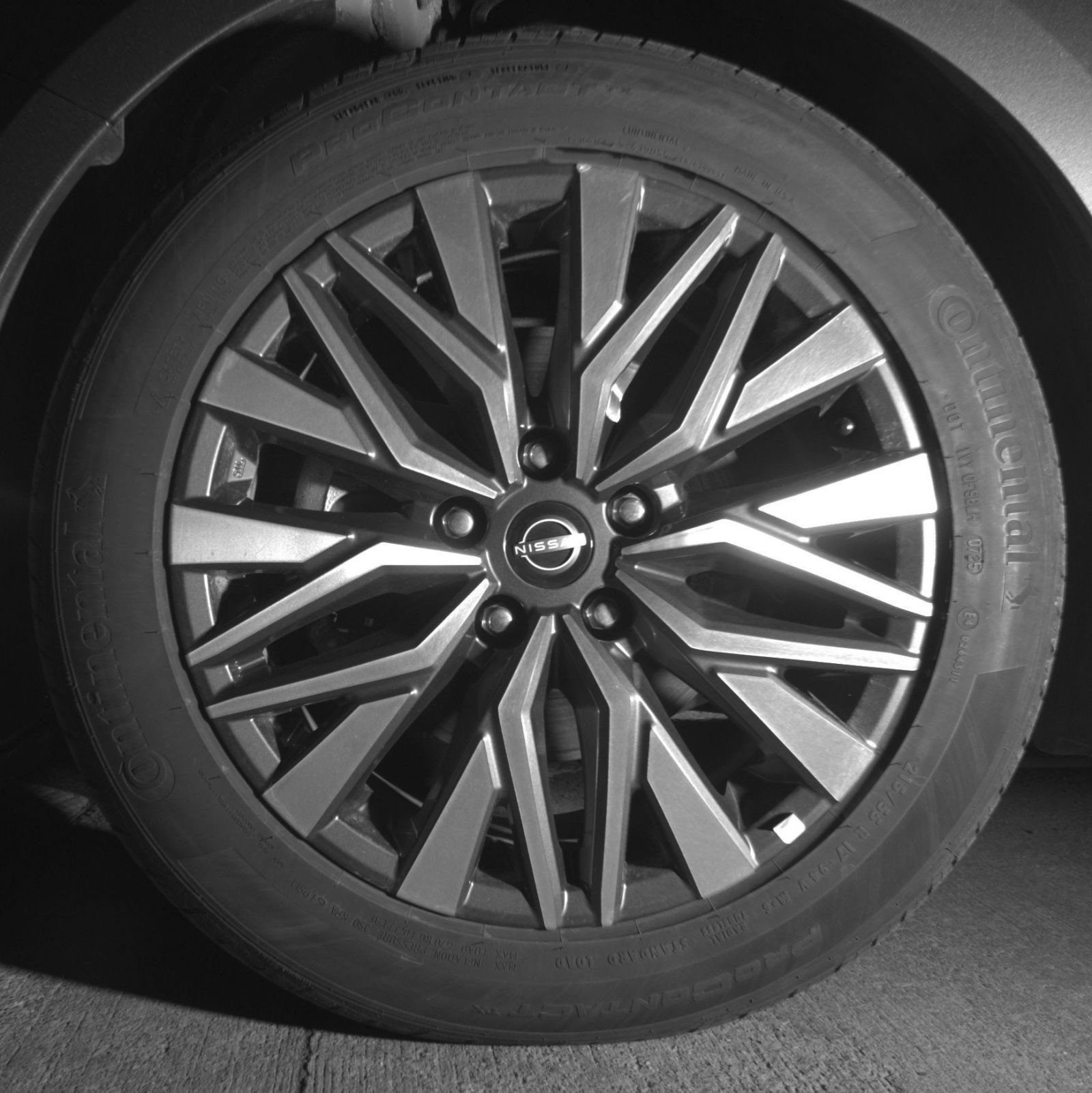 Used 2025 Nissan Altima 2.5 SV FWD image 15