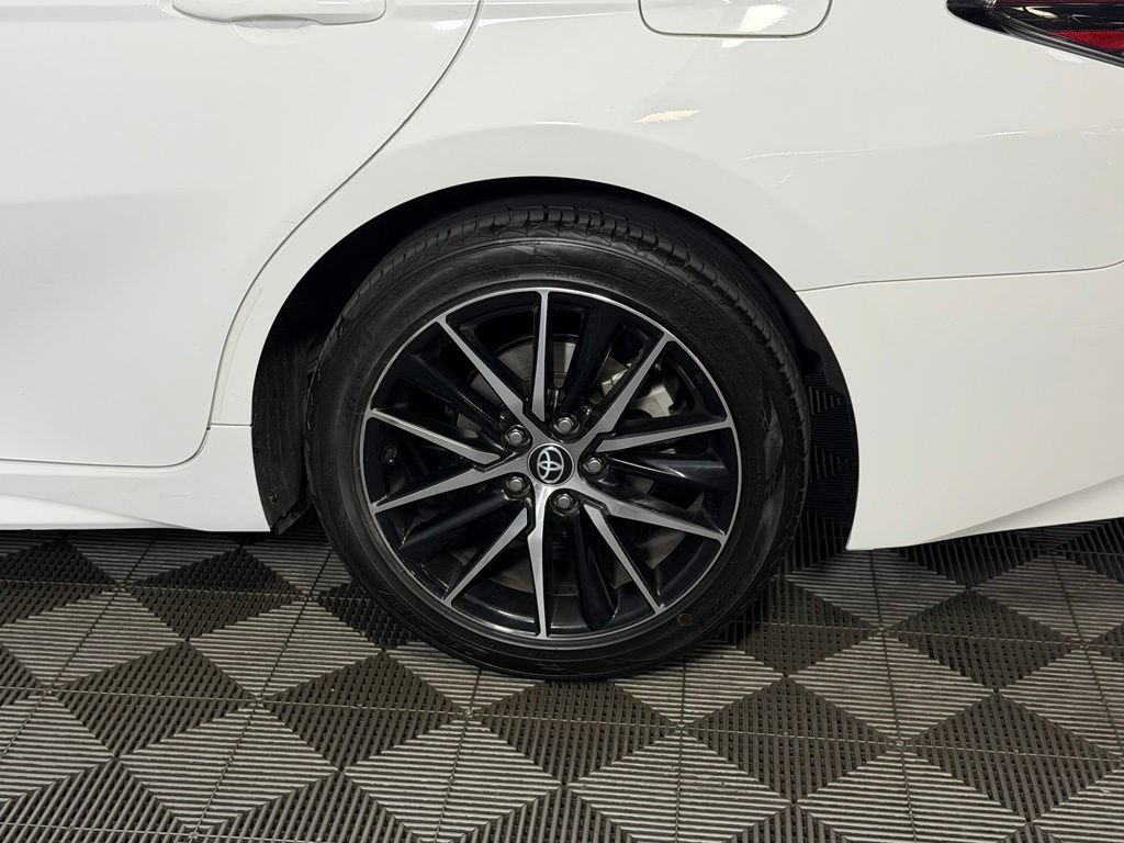 Used 2023 Toyota Camry SE w/ Convenience Package FWD image 11