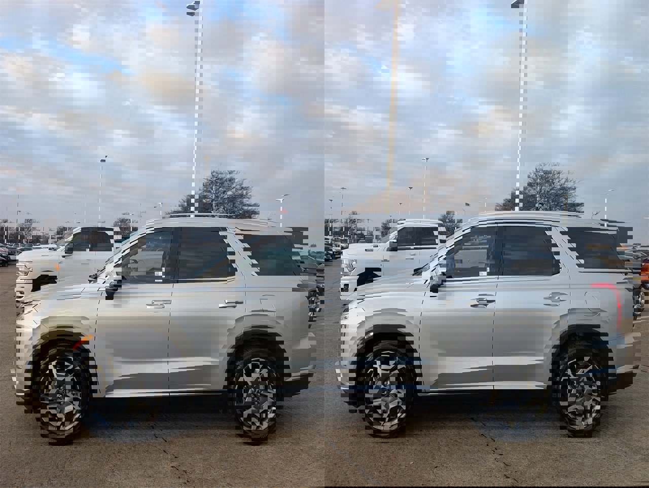 Used 2024 Hyundai Palisade SEL w/ Premium Package image 3