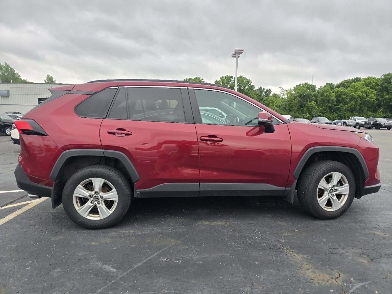 Used 2019 Toyota RAV4 XLE AWD/4WD image 9