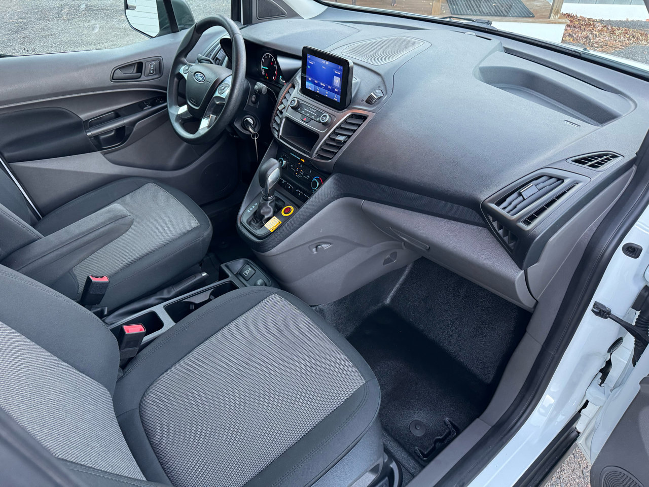 Used 2022 Ford Transit Connect XL image 35