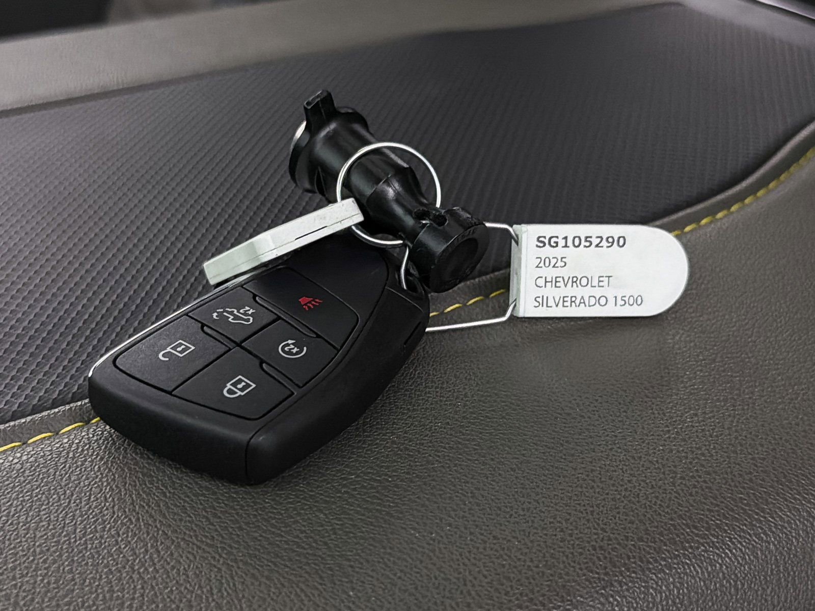 Used 2025 Chevrolet Silverado 1500 ZR2 w/ Technology Package image 32