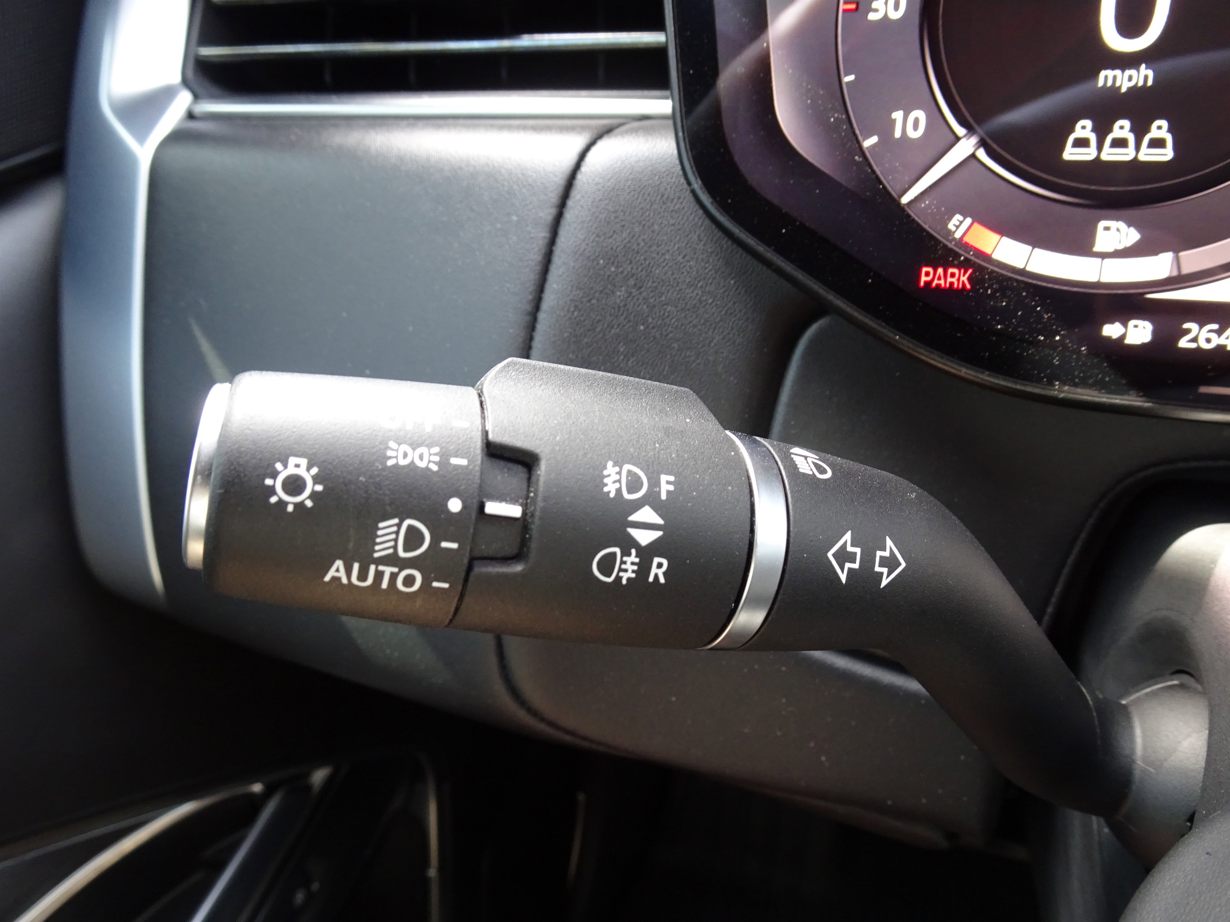 Certified 2024 Land Rover Range Rover SE AWD/4WD image 34