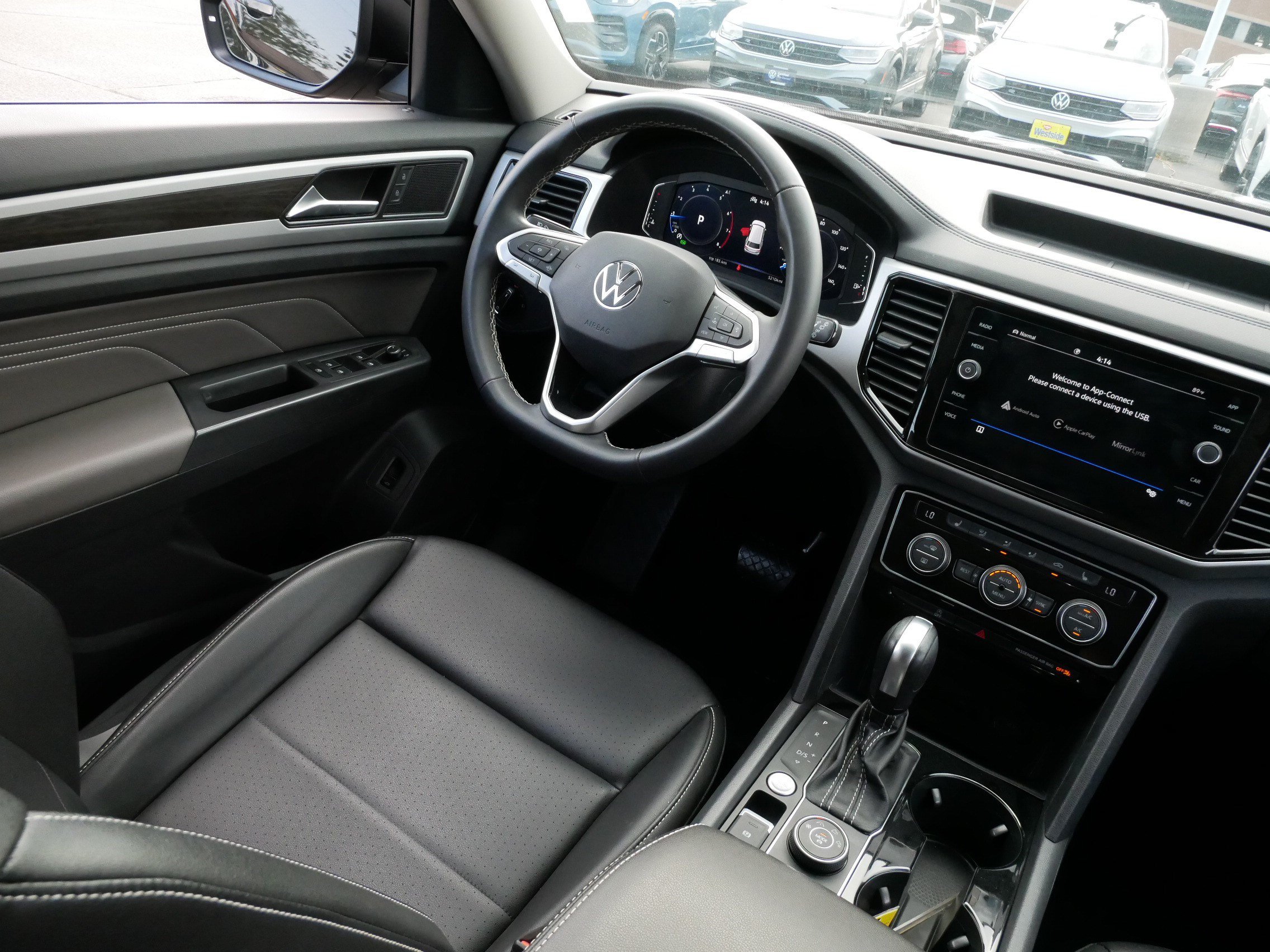 Certified 2023 Volkswagen Atlas SE w/ Panoramic Sunroof Package AWD/4WD image 9
