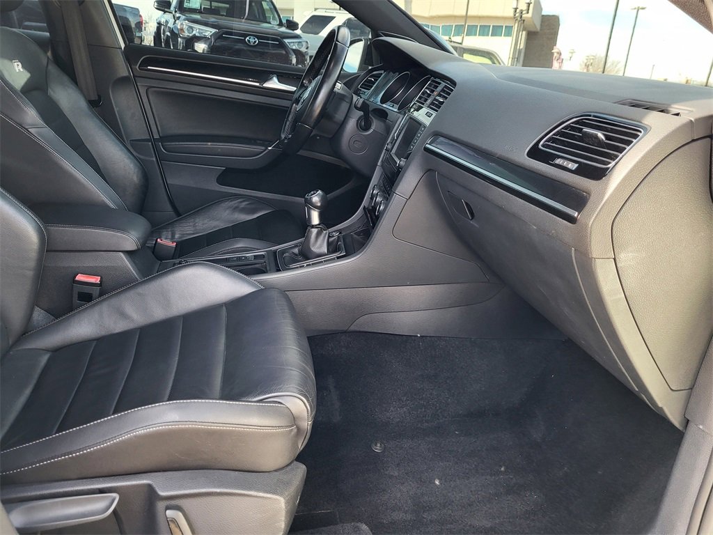 Used 2017 Volkswagen Golf R 4-Door image 21