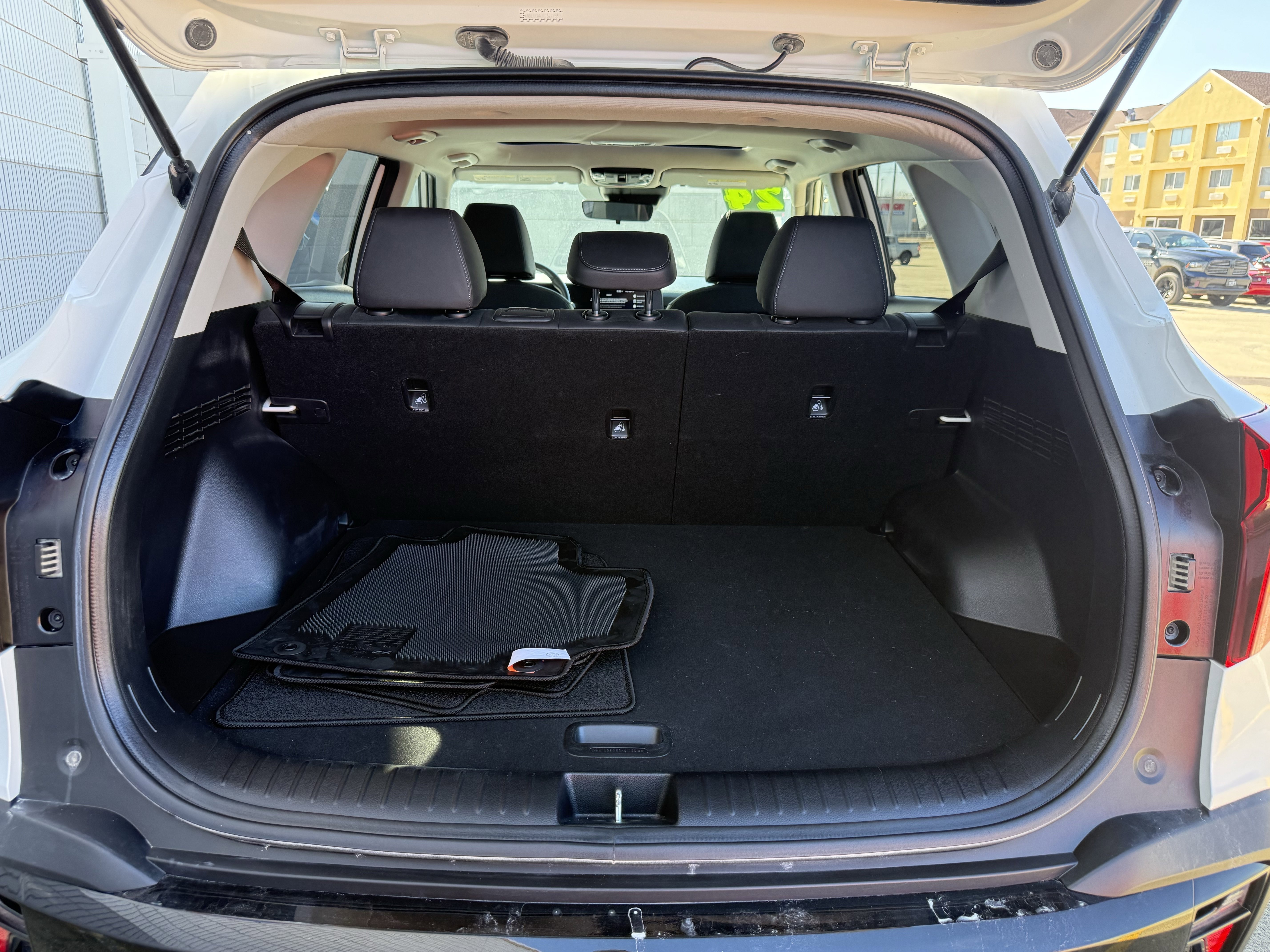 Used 2024 Kia Seltos EX image 9