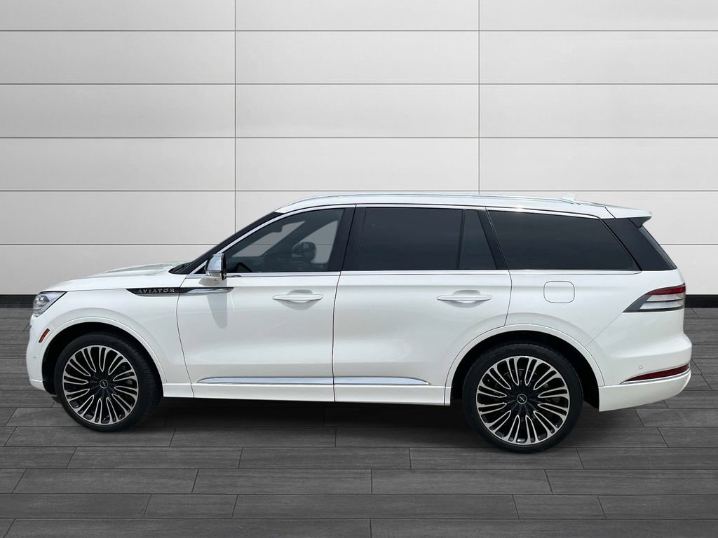 Used 2022 Lincoln Aviator Black Label w/ Dynamic Handling Package AWD/4WD image 2