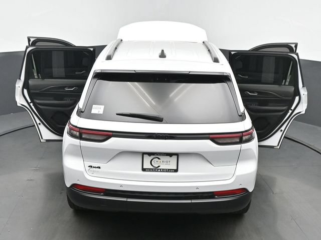 Used 2023 Jeep Grand Cherokee Altitude AWD/4WD image 62