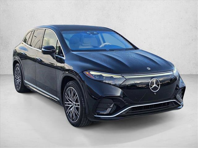Used 2023 Mercedes-Benz EQS 580 4MATIC SUV image 3