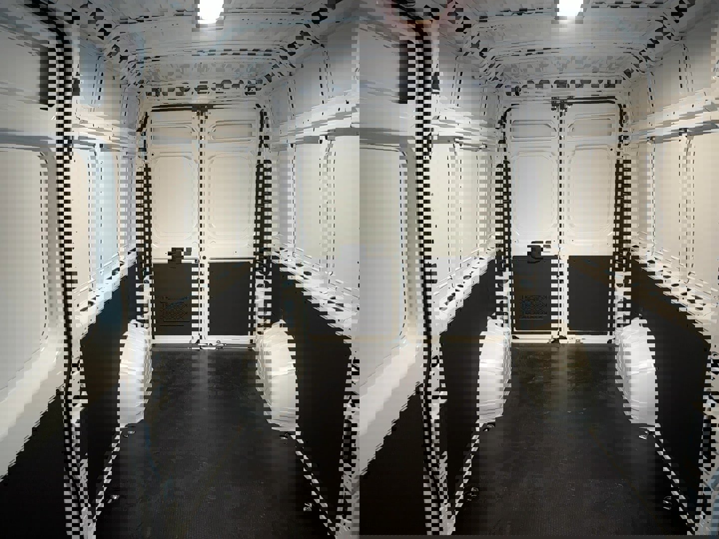 New 2025 RAM ProMaster 2500 w/ Quick Order Package 22G SLT image 8