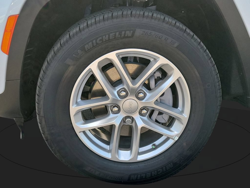 New 2026 Jeep Grand Cherokee Laredo RWD image 9
