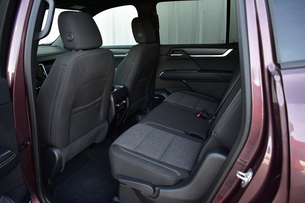 Used 2025 GMC Acadia Elevation image 19