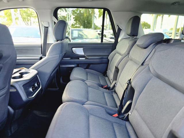 Used 2025 Ford Expedition Active image 13