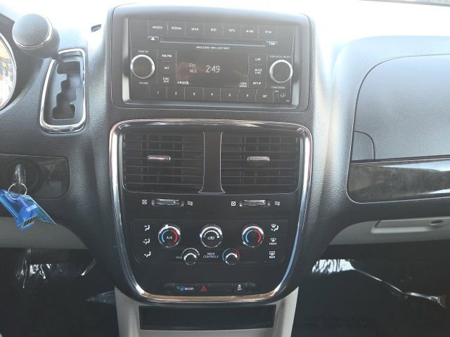 Used 2016 Dodge Grand Caravan SXT FWD image 29