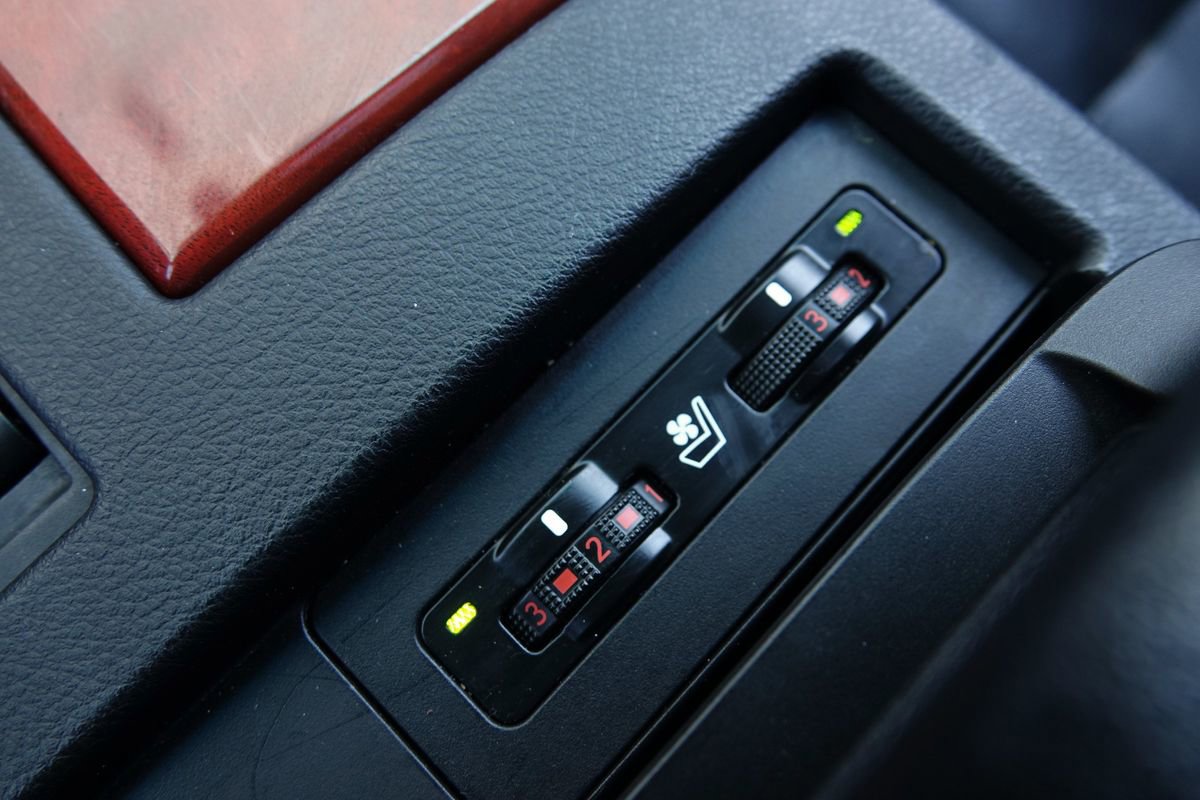 Used 2012 Lexus RX 450h AWD w/ Premium Pkg image 9