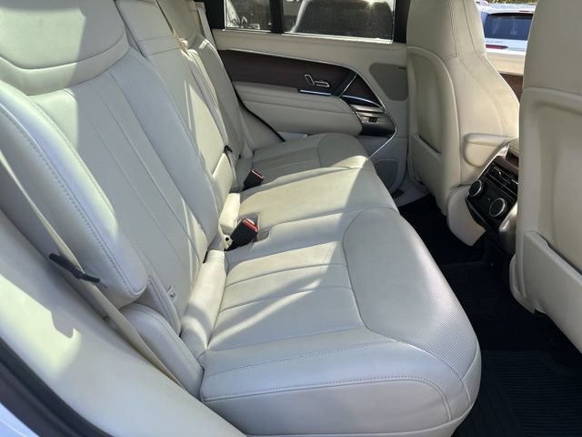 Used 2025 Land Rover Range Rover SE AWD/4WD image 32