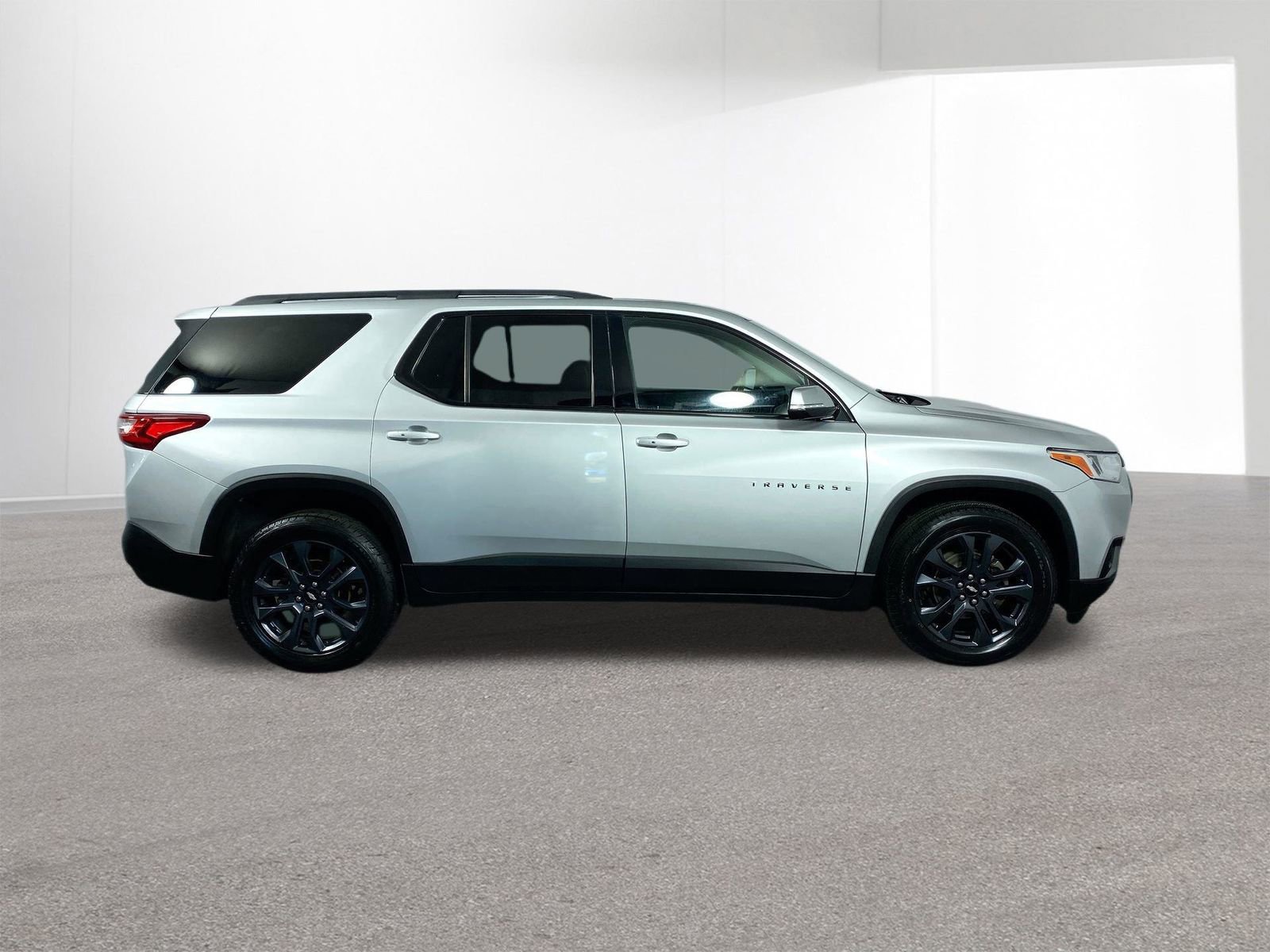 Used 2020 Chevrolet Traverse RS image 36