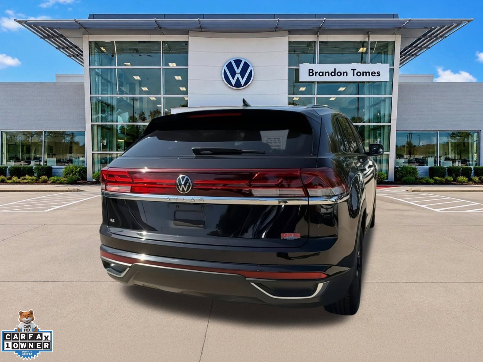 Used 2024 Volkswagen Atlas Cross Sport SE FWD image 9