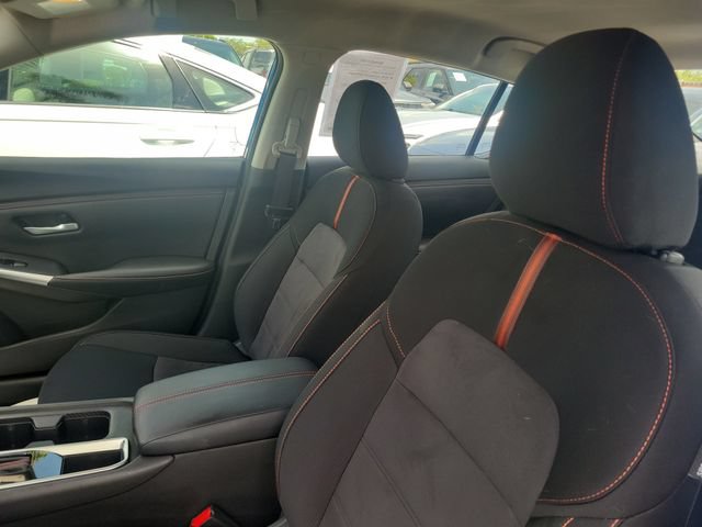 Used 2025 Nissan Sentra SR FWD image 11