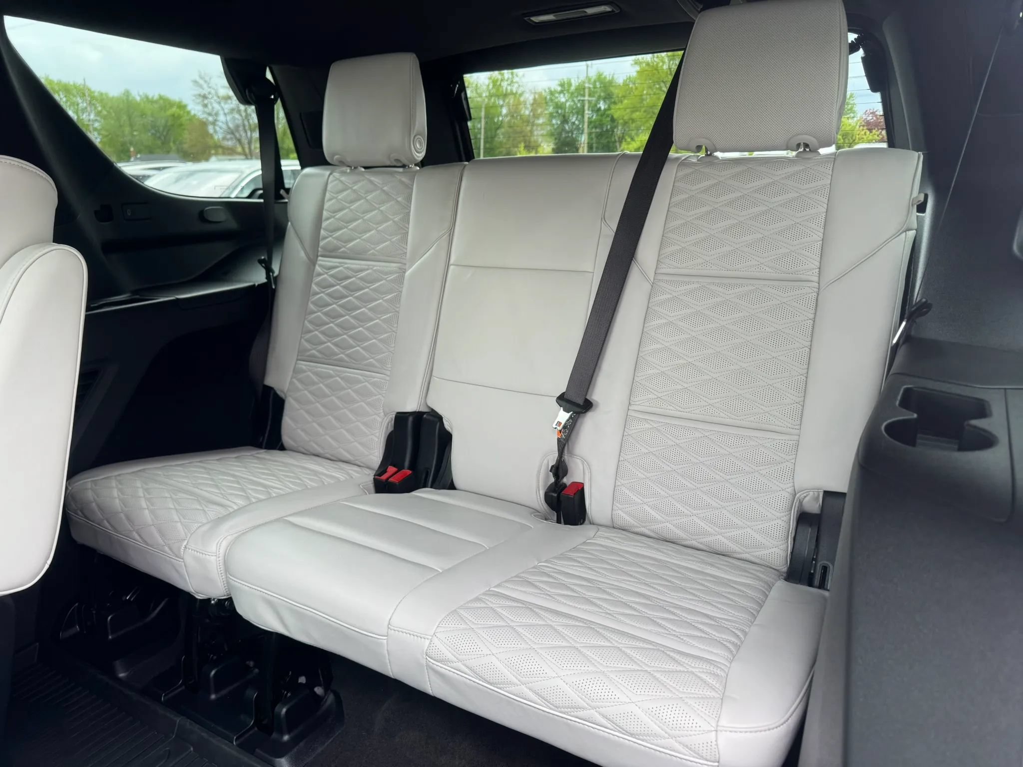 Used 2025 Cadillac Escalade Sport Platinum w/ LPO, Floor Liner Package AWD/4WD image 24