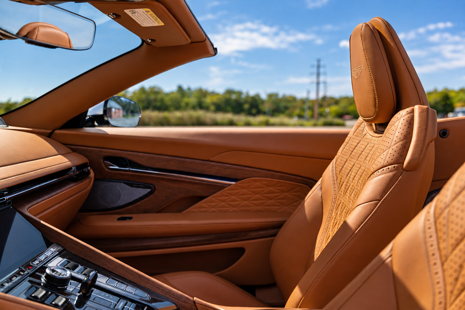 Used 2024 Aston Martin DB12 Convertible RWD image 14