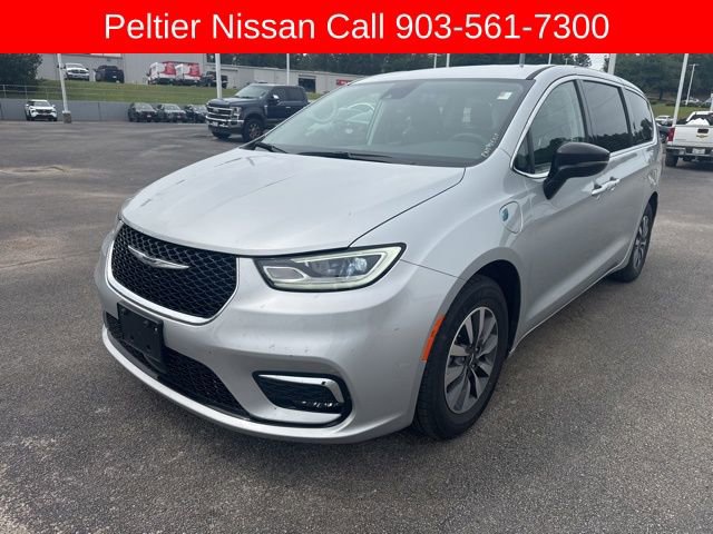 Used 2024 Chrysler Pacifica Select image 7