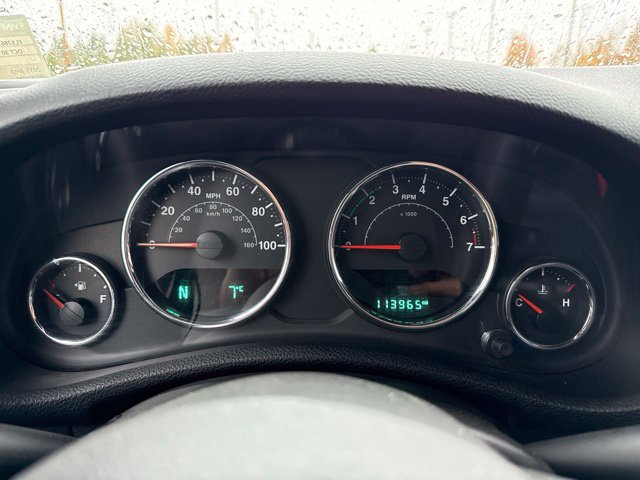 Used 2015 Jeep Wrangler Sahara AWD/4WD image 21