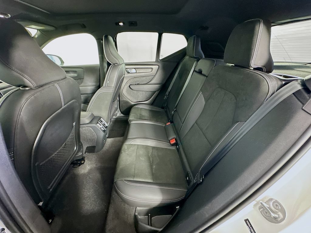 Used 2023 Volvo XC40 Recharge Plus AWD/4WD image 30