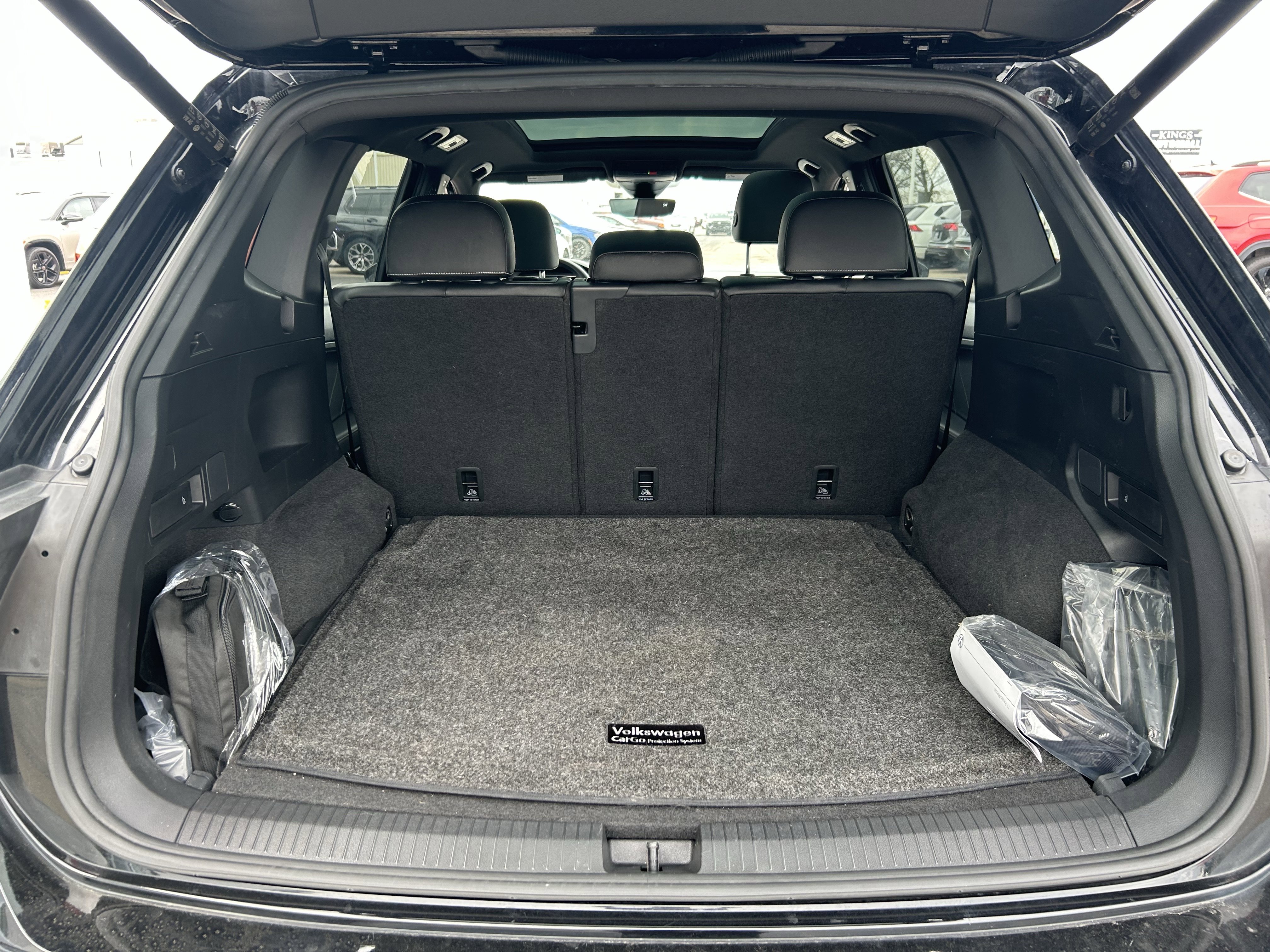 Certified 2022 Volkswagen Tiguan SE R-Line AWD/4WD image 27