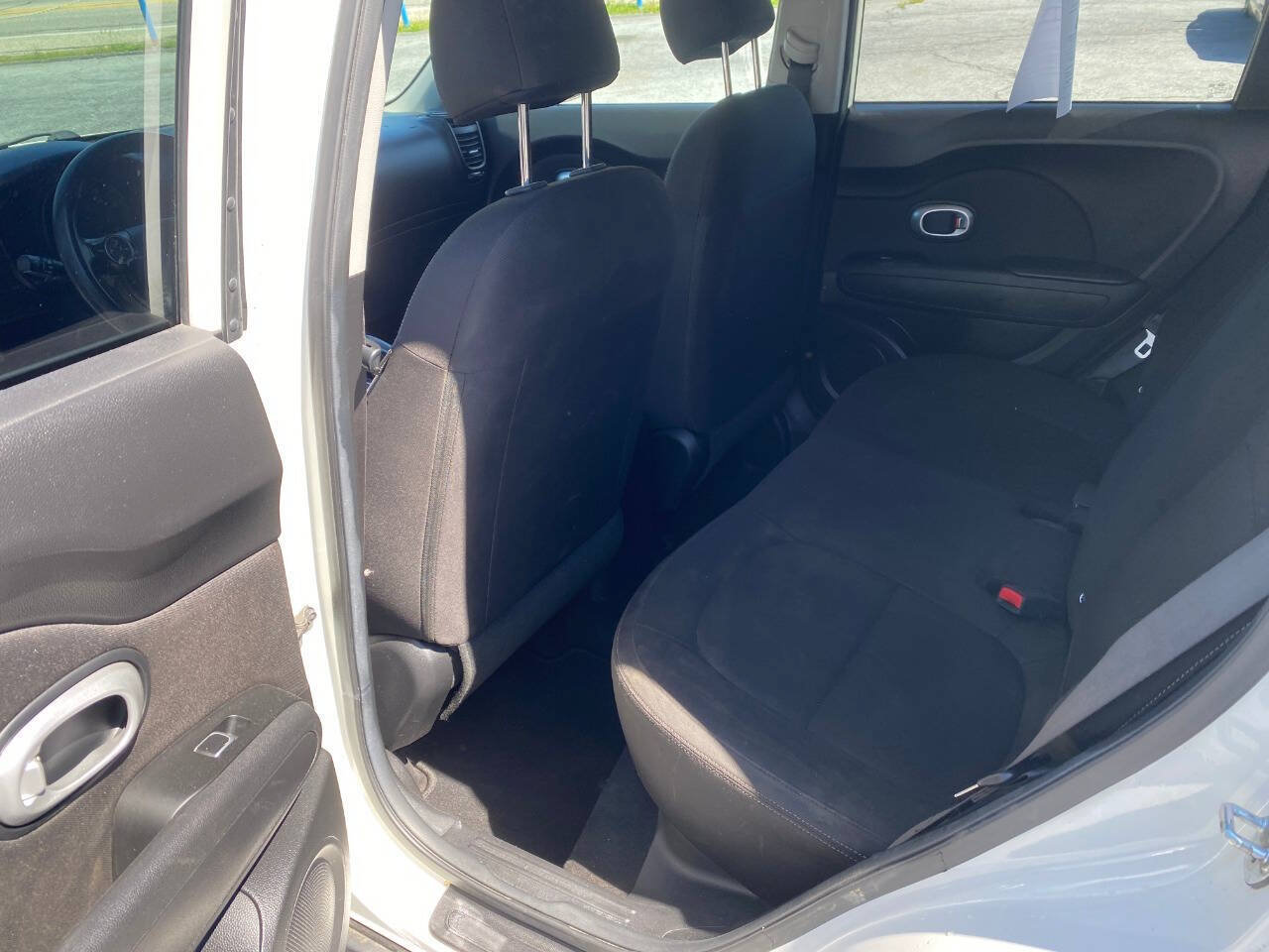 Used 2017 Kia Soul FWD image 10