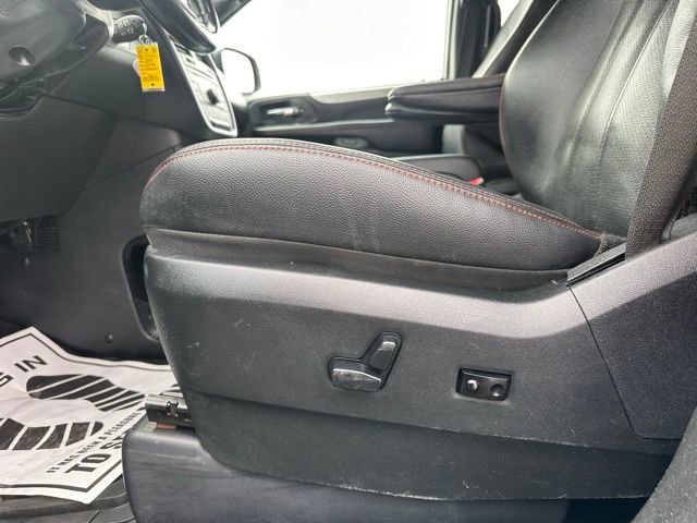Used 2019 Dodge Grand Caravan GT image 16