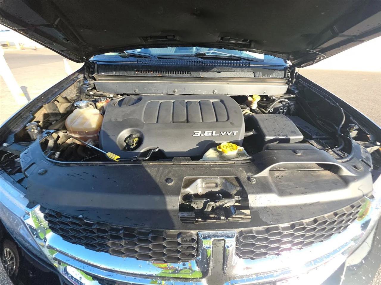 Used 2015 Dodge Journey SXT w/ Flexible Seating Group image 19