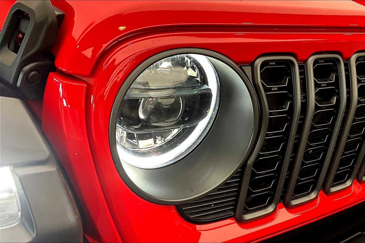 Used 2024 Jeep Wrangler Rubicon w/ XTREMEE 35" Tire Package image 24