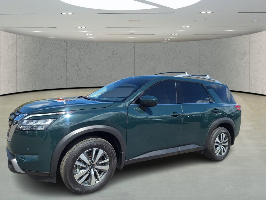Certified 2025 Nissan Pathfinder SL image 1