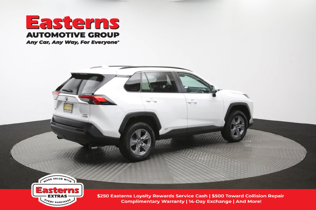 Used 2022 Toyota RAV4 XLE AWD/4WD image 42