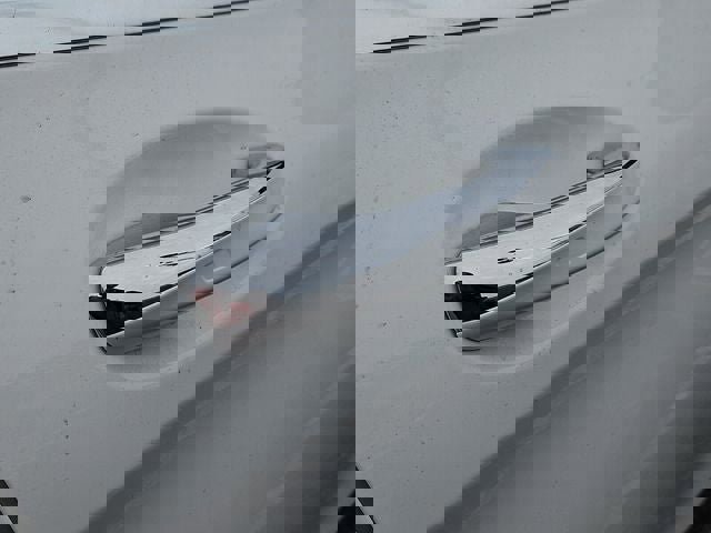 Used 2021 Mercedes-Benz GLC 300 4MATIC w/ Premium Package image 21