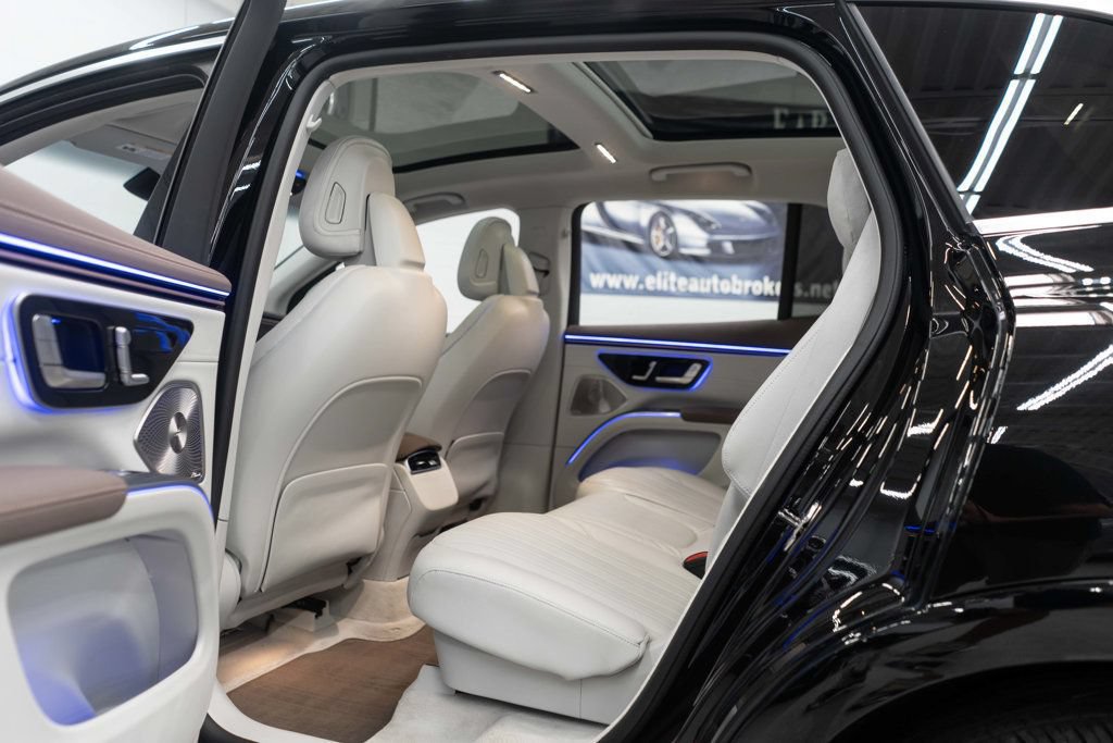 Used 2023 Mercedes-Benz EQS 580 4MATIC SUV image 36