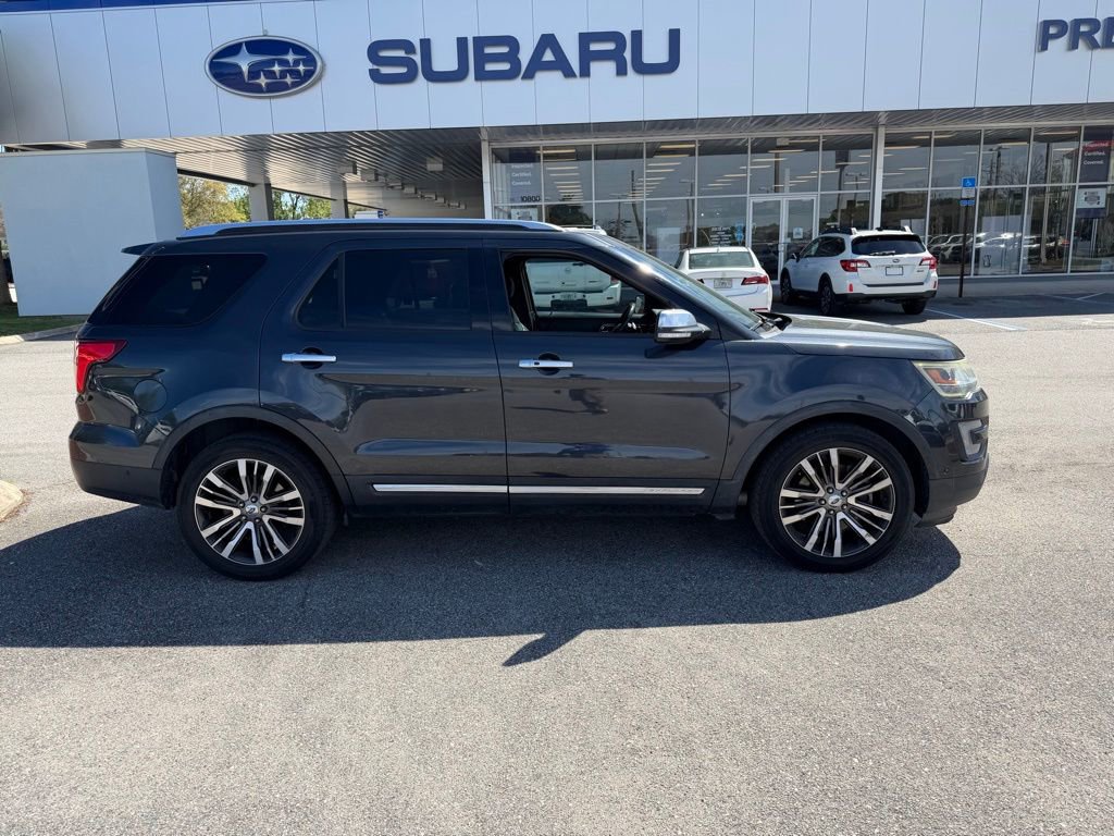 Used 2017 Ford Explorer Platinum AWD/4WD image 2