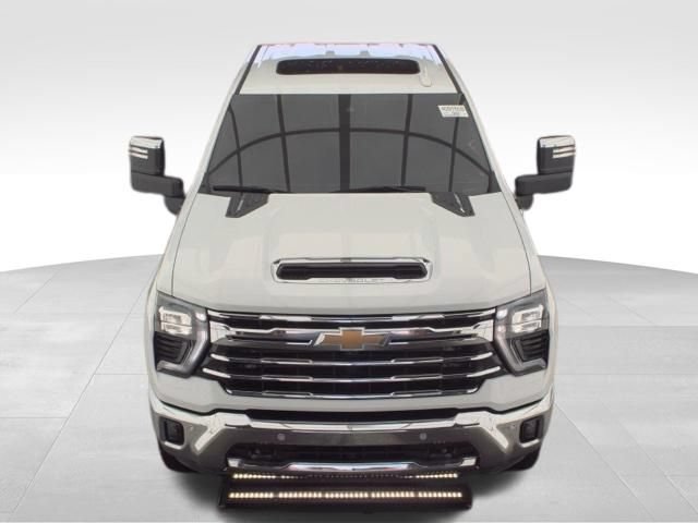 Used 2025 Chevrolet Silverado 2500 LTZ w/ LTZ Premium Package AWD/4WD video 2
