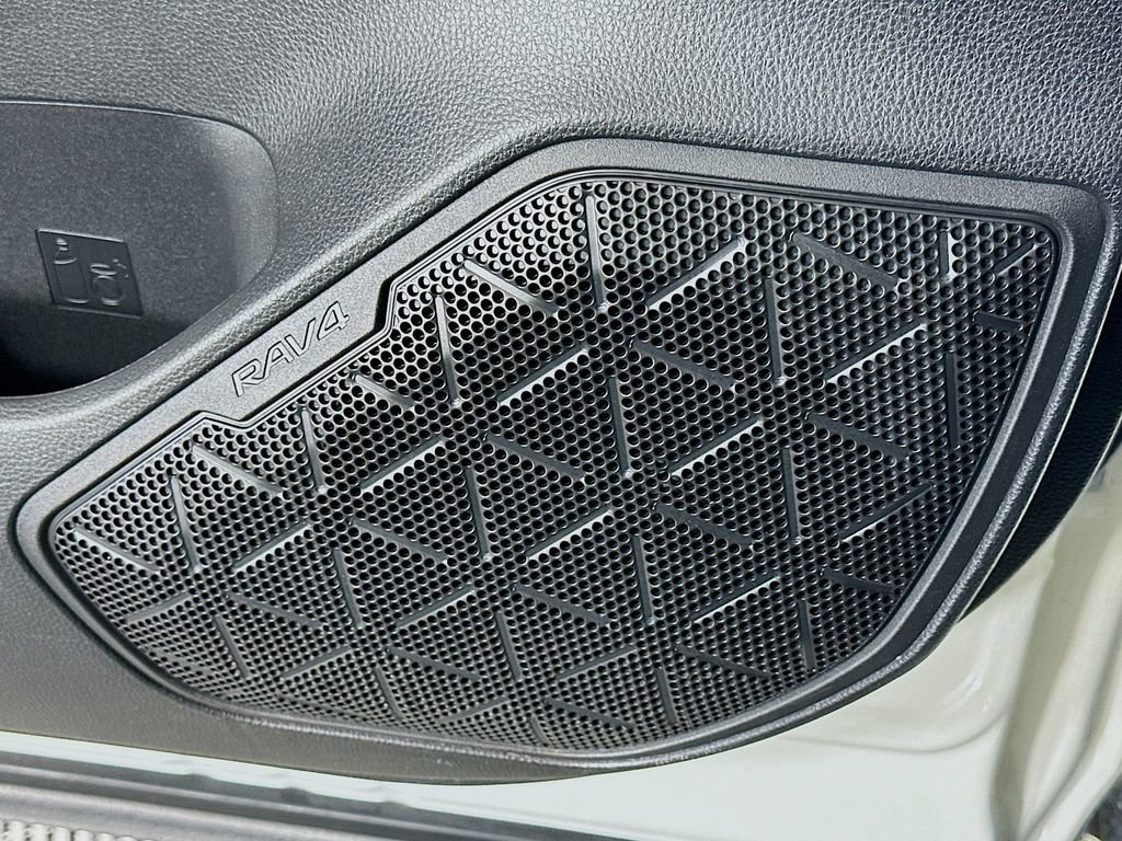 Used 2021 Toyota RAV4 XSE AWD/4WD image 18