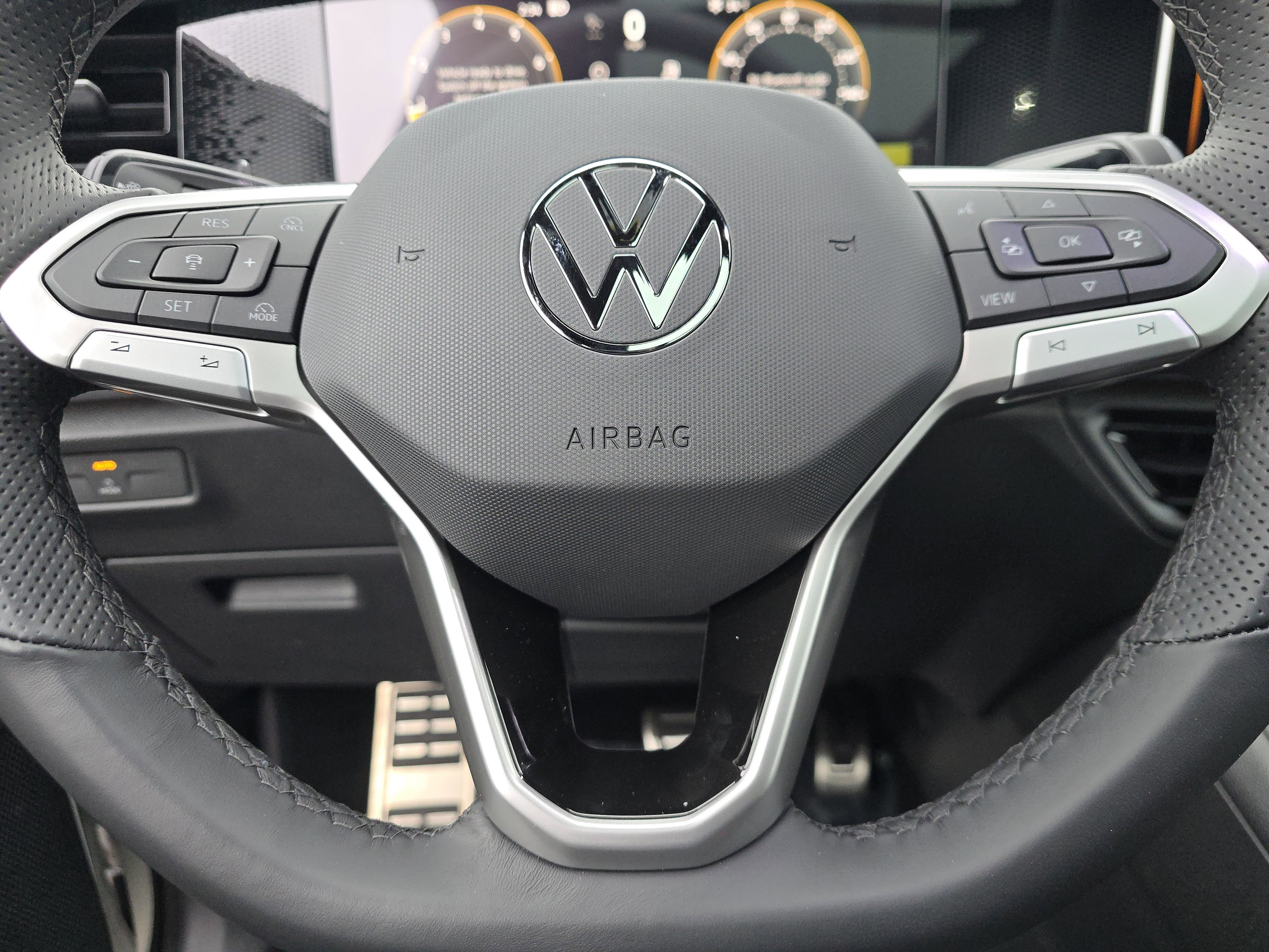 New 2026 Volkswagen Tiguan SE R-Line image 20