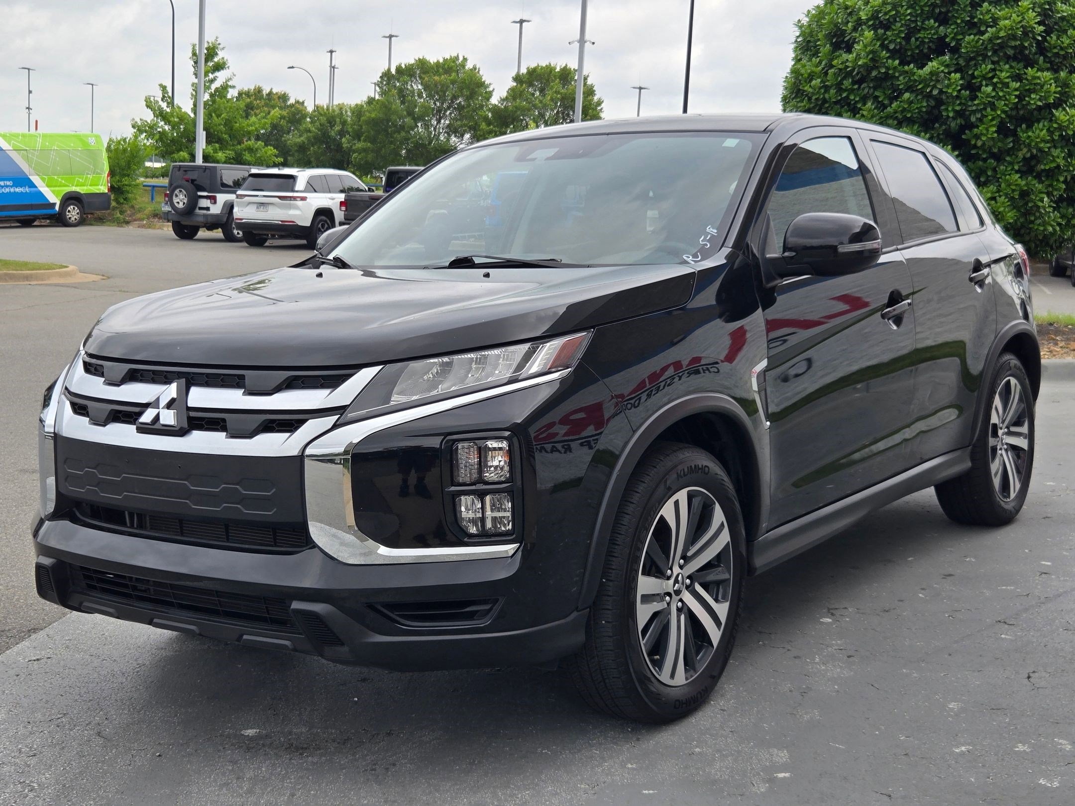 Used 2024 Mitsubishi Outlander Sport AWD image 3