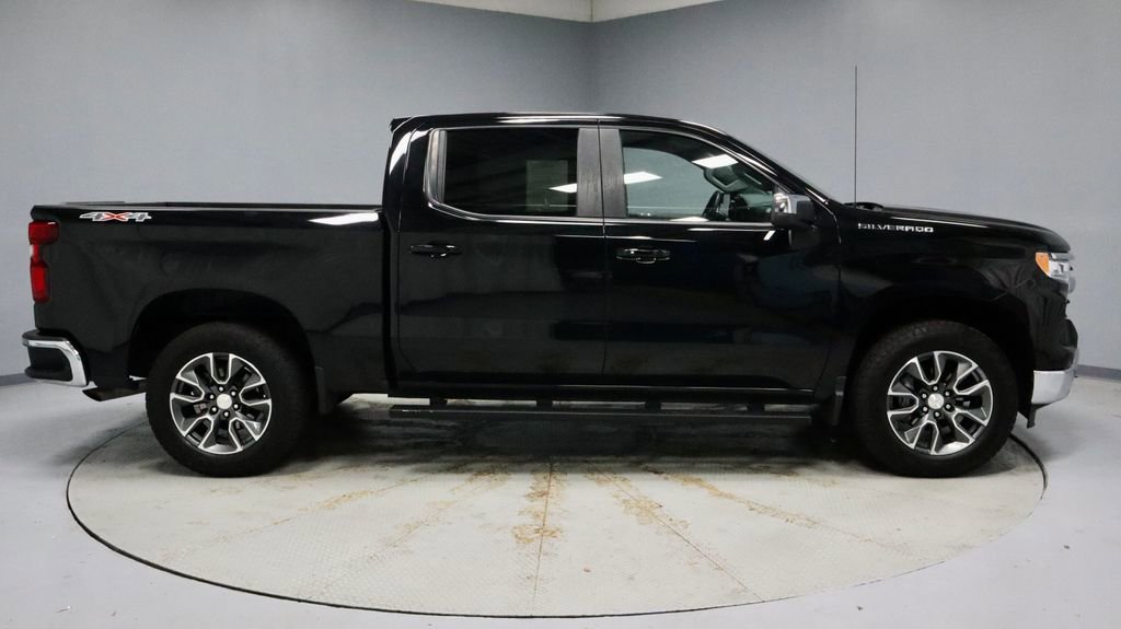 Used 2024 Chevrolet Silverado 1500 LT image 12