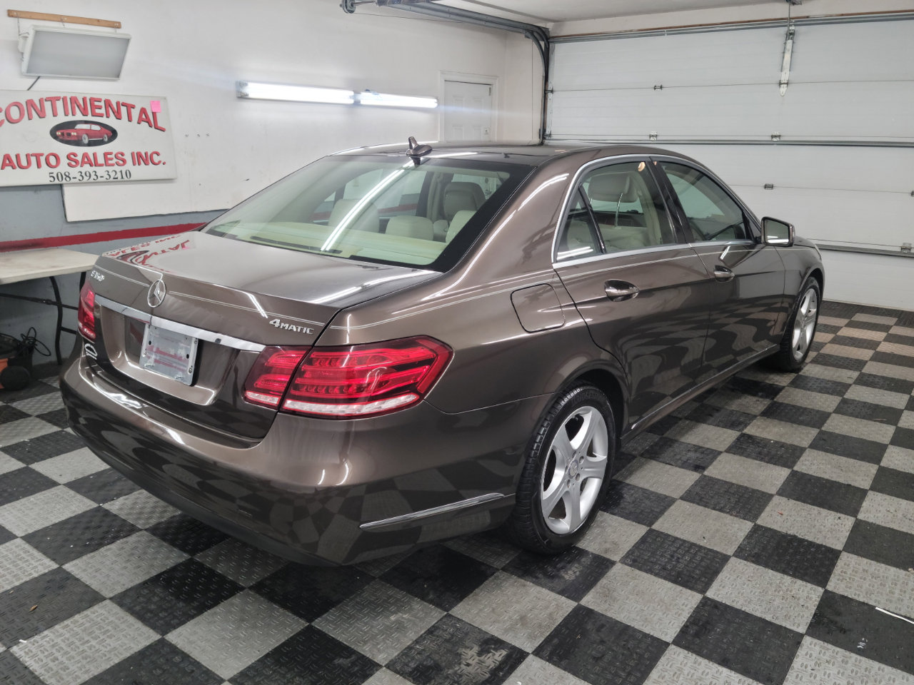 Used 2014 Mercedes-Benz E 350 4MATIC Sedan w/ Premium 1 Package image 5
